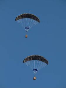 Parasail en nylon naturel pliable de haute qualité, résistant et durable, imperméable, équipement de sport de plein air, capacité de 100 kg - Product Image 1