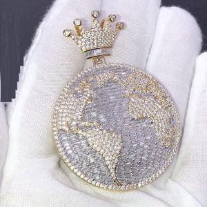 Couronne et pendentif globe en or et argent de qualité supérieure avec diamants, pour la scène ou les festivals de musique, disponibles pour la vente en gros - Product Image 5