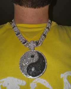 Colgante de Moissanita de Lujo Personalizado, Plata de Ley 925 con Baño de Rodio, Certificado GCI IDGL, Estilo Iced para Hombre, Rapper, con Certificado de Autenticidad - Product Image 4