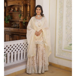 Salwar Kameez Fatema para Mujer, Estilo Bollywood, con Bordado Intenso y Relieve, Viscosa Jacquard, Estilo Indio Occidental, Lahore, Pakistán - Product Image 1