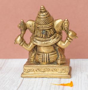 Petite Statue de Ganesha en laiton fabriquée à la main Sculpture de conception contemporaine pour la maison Temple ou bureau à des fins décoratives de Diwali - Product Image 4
