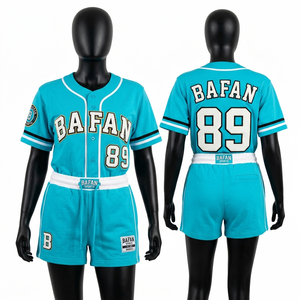 ชุดเสื้อเบสบอลและกางเกงขาสั้นผ้าโพลีเอสเตอร์ระบายอากาศได้ดี พรีเมียม 180 GSM สีดำ แต่งขอบด้วยผ้าทวิลล์ปักลายโลโก้แบบกำหนดเอง ชุดสำหรับผู้หญิง - Product Image 6