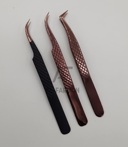 Pince à cils en acier inoxydable japonais couleur or rose plasma, avec étui magnétique, à pointe incurvée robuste - Product Image 3