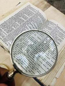 Loupe grossissante de 3 pouces en finition nickel avec poignée ronde en bois - Product Image 3