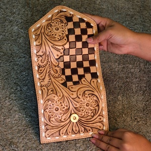 กระเป๋าสตางค์ผู้หญิงหนังแท้สไตล์วินเทจกันน้ำป้องกันการโจรกรรมของขวัญส่วนบุคคลฝาครอบคลัทช์ทำด้วยมือจำนวนมาก - Product Image 5