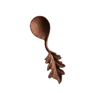 Cuillère en bois sculptée de style américain, fabriquée à la main au Vietnam, ustensile naturel durable pour les commandes en gros et les détaillants, en stock - Product Image 6