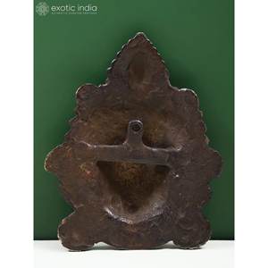 Máscara para colgar en la pared de latón de 7 pulgadas Serenity of Kali hecha a mano en India - Product Image 4