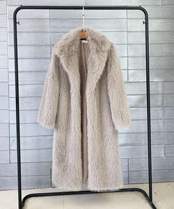 Parka vintage écologique à capuche en fausse fourrure Nesta Sports pour femme, manteau long avec col mandarin, motif à carreaux et fourrure de renard drapée - Product Image 5