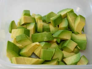 Trozos de aguacate congelados IQF, pulpa fresca, verde y cremosa para procesamiento de salsas y aderezos, procedentes de Vietnam. - Product Image 2