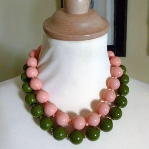 Collar de cuentas acrílicas rosa y verde de primera calidad, doble capa, con esferas de resina, joyería llamativa para mujer, collar de bolas de plástico gruesas. - Product Image 1
