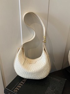 Sac à main en cuir véritable demi-lune avec motif en losanges, bandoulière, tendance mode, sac à usage quotidien pour femmes - Product Image 4