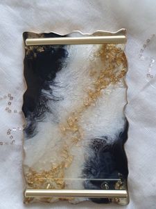 Bandeja de Resina Hecha a Mano Moderna y Más Vendida, Organizador Decorativo para el Hogar, para Mesa de Vanidad, Disponible a un Precio Excelente - Product Image 4