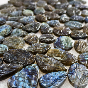 Lot de cabochons sculptés en labradorite naturelle, formes variées, pour la fabrication de bijoux - 21x19x3mm 39x22x3mm Moyenne 23 carats - Product Image 3