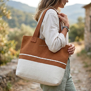 Hermosa Bolsa Tote Rústica Marrón Tejida con Borlas Laterales, Bolsos Cruzados de Diseño Tejidos con Correa Blanca Individual, Bolsa para Ropa - Product Image 6