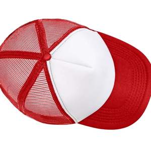 Casquette de camionneur rouge et blanche avec logo personnalisé, casquette en maille de haute qualité, réglable avec fermeture snapback, chapeau d'été pour événements promotionnels - Product Image 4