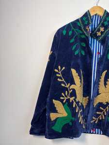 เสื้อแจ็คเก็ตปักลาย Suzani กำมะหยี่สไตล์โบฮีเมียนลายนกและเถาวัลย์ งานแฮนด์เมด เหมาะสำหรับเทศกาล เสื้อคลุมสำหรับผู้หญิงใส่เที่ยวฤดูหนาว - Product Image 6