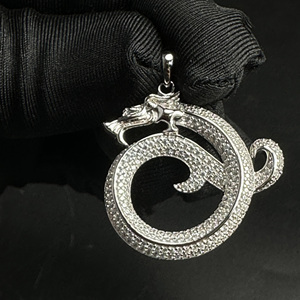 Laborgezüchteter Diamant 925 Silber Geometrischer Rechteckiger Anhänger Eis-Muster Halskette Charm Herren Statement-Schmuck Laborgezüchteter Diamant G Initial - Product Image 1