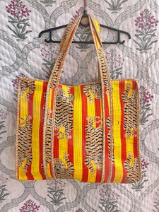 Women <b>Quilted</b> Cotton Tote Bag with Tiger Hand Print Bohemian Style Casual Zipper Travel Daily Use <b>Handbag</b> for Women - Product Image 6