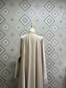 Abaya Nida vintage de qualité supérieure, brodée à la main et perlée, anti-boulochage, Meera Fashion Designers, col en V, style indien/pakistanaise - Product Image 2