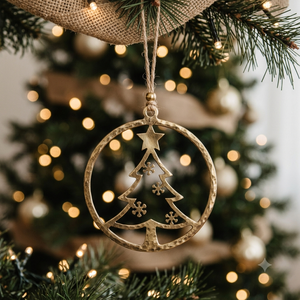 Adorno de Navidad Personalizado de Latón Antiguo con Diseño de Corona, Marco de Copo de Nieve de Metal Martillado, Colgante para Árbol, Venta al por Mayor - Product Image 1