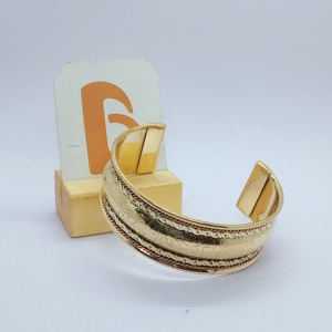 Bracelet manchette en laiton plaqué or, style classique, bijoux unisexe - Product Image 3