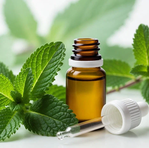 น้ำมันหอมระเหยเปปเปอร์มิ้นท์บริสุทธิ์ 100% สำหรับอโรมาเธอราพี บำรุงเส้นผม บำรุงผิว นวดตัว และใช้กับเครื่องกระจายกลิ่น รับผลิตแบบ OEM ODM ขายส่งจำนวนมาก - Product Image 2