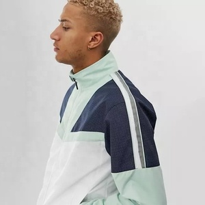 Ensemble de survêtement en Nylon avec bandes latérales réfléchissantes pour homme - Product Image 2