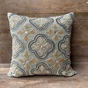 Housse de coussin brodée à la main en perles pour la décoration intérieure, les hôtels, les boutiques, les designers d'intérieur et la vente au détail - Product Image 1