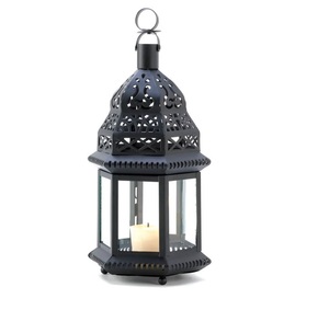 Farol Moderno de Forma Cuadrada con Paneles de Vidrio Transparente y Acabado Dorado para Exteriores e Interiores - Product Image 5