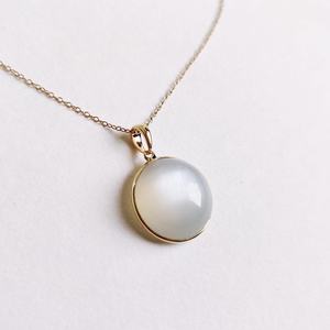 Pendentif en or 14 carats avec pierre de lune blanche naturelle, coupe ronde, 17x17mm, bijoux fins et élégants pour femmes, bijoux en or de luxe faits à la main - Product Image 2