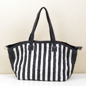 Sac à main en cuir de luxe pour femmes LKU-0723 décontracté rayure pli couture grand fourre-tout rayé épissé épaule deux surdimensionné grand personnalisé - Product Image 3