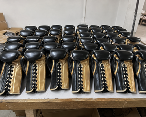 ผู้ผลิตถุงมือชกมวยแบบ OEM ODM หนัง PU คุณภาพสูง ระบายอากาศได้ดี น้ำหนักเบา สายรัดข้อมือปรับได้ ปิดด้วยแถบตีนตุ๊กแก - Product Image 6