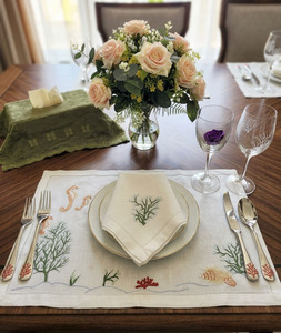 Sets de Napperons et Serviettes Personnalisés Faits Main Brodés 100% Lin Motifs Végétaux et Marins, Bordure Piquée, Lavables – Idéal Mariages et Événements à Domicile - Product Image 2