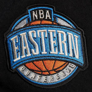 Blouson Bomber Varsity Style Collège Vintage OEM de Haute Qualité avec Détails Contrastants et Broderie en Cuir et Laine - Product Image 4