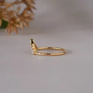 Bague de mariage élégante en or jaune 14 carats avec moissanite marquise et ronde, contour en V, pour femme, bijoux de mariée - Product Image 6