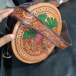 Bolso Bandolera de Cuero Genuino Estilo Western Vintage, con Dos Correas, Diseño Bohemio con Patrón de Cactus, Cierre de Cremallera, Gran Venta - Product Image 2