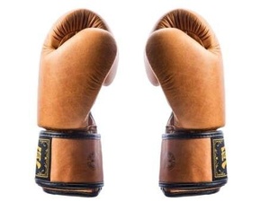 Gants de boxe MMA professionnels Fairtex en cuir véritable, personnalisables, légers, pour l'entraînement en plein air, le sparring, le Muay Thai, le Sanda - Product Image 5