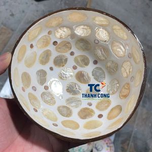 Meilleures ventes : Bols en coquille de noix de coco polie, faits à la main, vente en gros, écologiques, vintage, mosaïque de galets crème, luxe, certifiés CE - Product Image 1