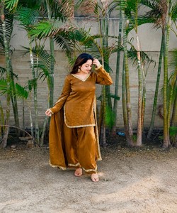 Salwar Kameez de Rayón Marrón para Mujer con Encaje, Corte Holgado, Estilo Tradicional Indio-Pakistaní, Conjunto Largo Informal 84024 MBL-563 - Product Image 2