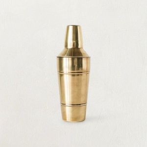 Shaker à cocktails classique en métal avec finition polie, joint fiable et design conçu pour le mélange de cocktails lors d'événements - Product Image 2