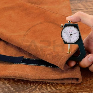 Service OEM ODM : Manches de soudeur en cuir sur mesure, couvre-bras longs avec boutons, pour applications de soudage en atelier. - Product Image 6