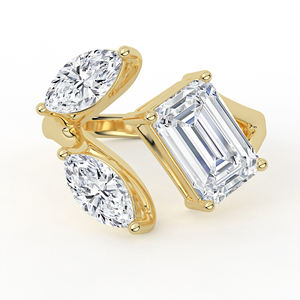 Bague classique à trois pierres en diamant taille émeraude, avec accent latéral marquise élégant et bande conique, en or massif, bijou de fiançailles de luxe - Product Image 1
