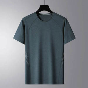 ชุดเสื้อยืดและกางเกงขาสั้นสีเขียวอมฟ้าสำหรับผู้ชาย ดีไซน์เรียบง่าย เนื้อผ้าเบาสบาย ระบายอากาศได้ดี เหมาะสำหรับใส่ลำลองในฤดูร้อน ชุดสองชิ้น - Product Image 2