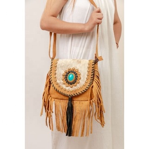 Nuevo estilo occidental Hair On Hide Fur Suede Leather Fringe Bag Bolso de hombro de cuero bohemio de alta calidad para mujer con piedra turquesa - Product Image 1