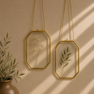 Marco octogonal colgante de latón con flores y hojas secas, marco vertical para fotos, hecho a mano, forma irregular, decoración para el hogar y la oficina - Product Image 1