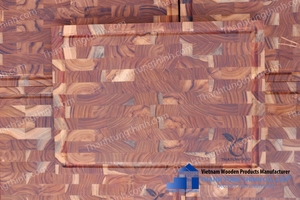Planche à découper ronde en bois avec motif de grain de bois naturel, design antidérapant pour usage domestique, fabriquée au Vietnam - Product Image 4