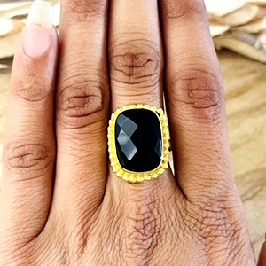 Bague Bohème Tendance en Onyx Tribal en Laiton Plaqué Or 18 carats pour Femme, Anneau Géométrique Vintage en Onyx Noir pour Vente en Gros/OEM/ODM - Product Image 4