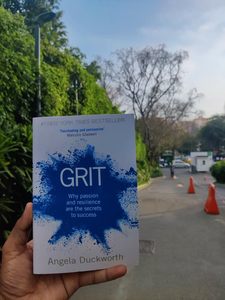 Grit by Angela Duckworth paperback <b>book</b> bestselling for adult - Product Image 3