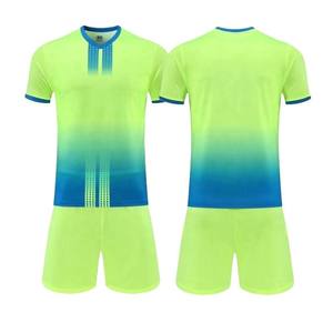 Wholesale Custom Logo Unisex Football Jerseys High Quality <b>Soccer</b> Uniform Set Comfortable for Training - Product Image 3