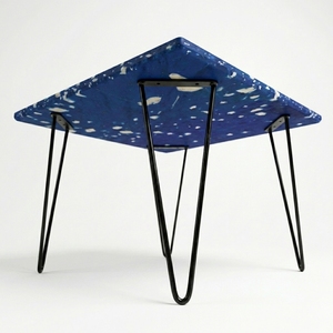 Table basse de salle à manger en plastique recyclé 4GoodThings, style moderne minimaliste, imperméable, durable, empilable, écologique, meubles pour la maison - Product Image 2